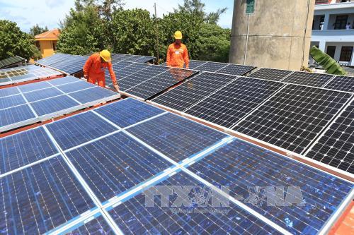 EVN tiếp nhận hệ thống điện trên huyện đảo Trường Sa 